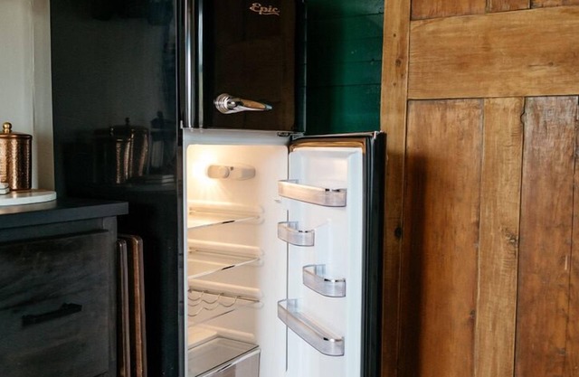 Tiny Home Stay Near Wine County, Bay View & Access