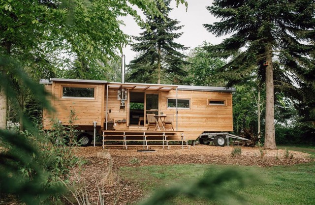Tiny House, Kleinod im Grünen