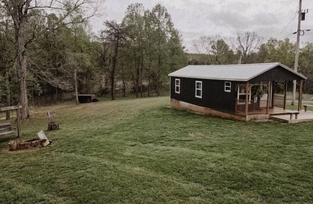 TINY HOUSE NEAR FALL CREEK FALLS AND ROCK ISLAND STATE PARK