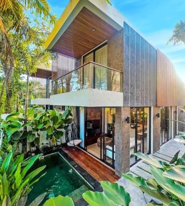 Tiny Villa Nyanyi - 2 BR Stylish Villa Private Pool 5 mins from Beach