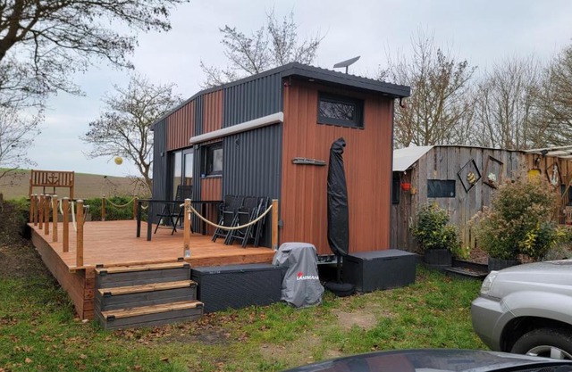 Tinyhaus Sundevit