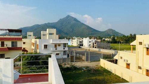 Tiru Guesthouse and Rooms