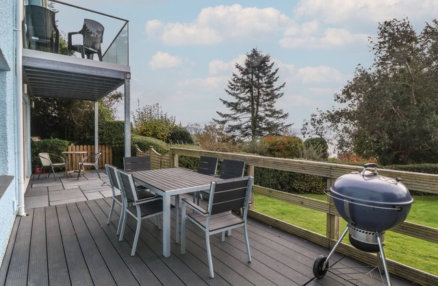 TIRWYDDAN, family friendly, country holiday cottage in Criccieth