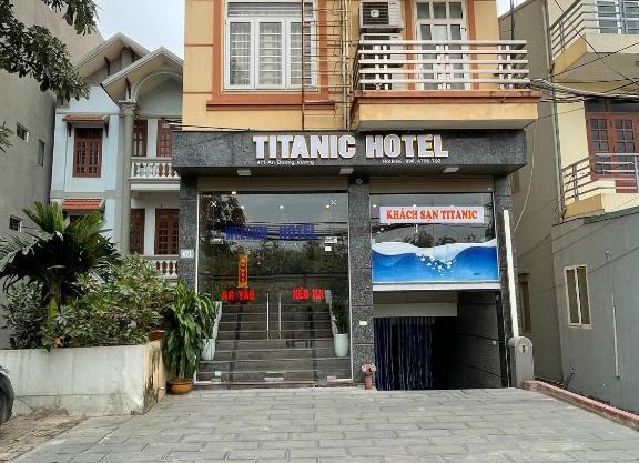 TITANIC HOTEL