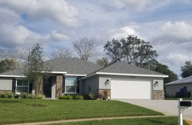 Titusville's Casi Casa - Centrally located in quiet Neighborhood