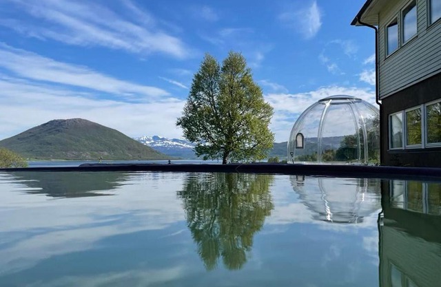 Tjeldøya Slott