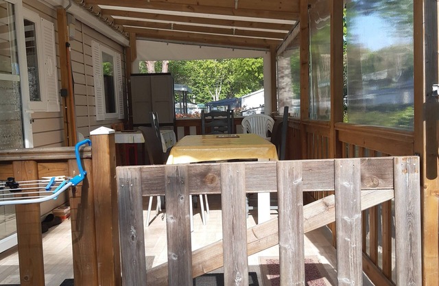 To rent in the heart of the Landes forest between Biscarrosse and Mimizan, Mobilhome 8places