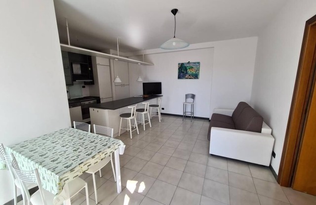 To the sea, spacious and comfortable, car park and pine wood