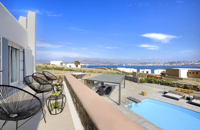 Tohu Villa 3, 6BR heated jacuzzi and Private pool!