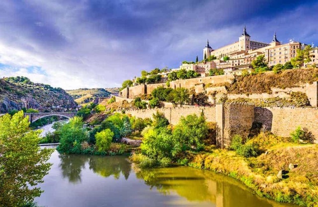 Toledo ciudad de las tres culturas , un lugar para disfrutar todas las familias con sus hijos " DESAYUNO INCLUIDO"