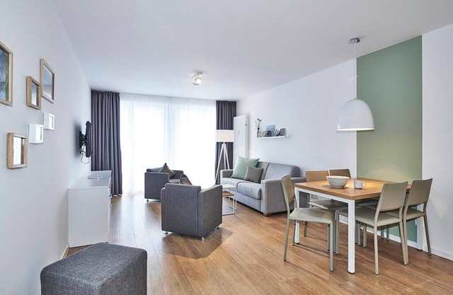 Tolles Apartment nah der Nordsee mit Westbalkon Inkl. Schwimmbad- & Saunanutzung