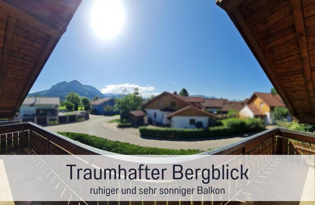 Toller Bergblick vom ruhigen Sonnenbalkon, nur 50m zum See & ÖPNV inklusive