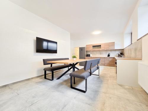 Tolstov Apartments - 4 Room Apartment - Parking - 30 Min Messe DUS