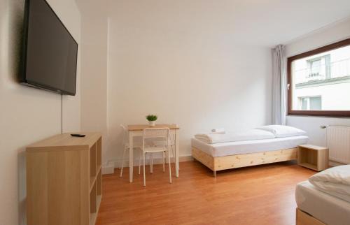 Tolstov Apartments - 1 , 2 and 3 Room Monteur Apartments