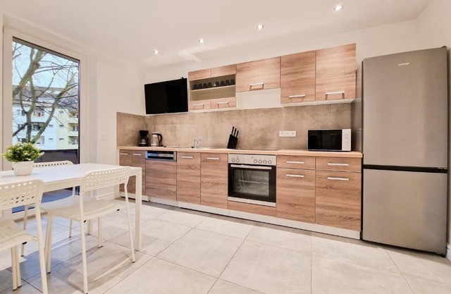 Tolstov Apartments - City Apartments with 1 or 2 Rooms - 15 Min to Messe DUS and Old Town DUS