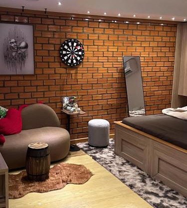 Tom's House 270
