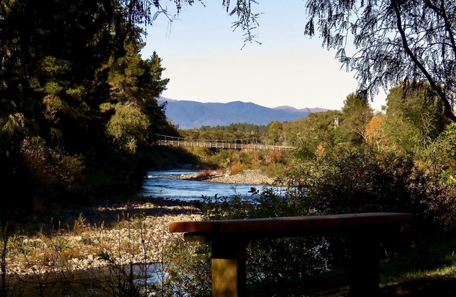 Tongariro Riverside holiday house