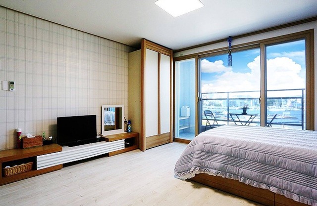 Tongyeong Cobalt Blue Pension