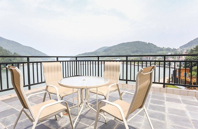 Tongyeong Slobbie Guest House