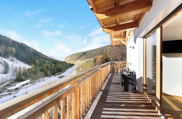 Töniglerhof "Apartment Abendrot" with Mountain View, Garden & Wi-Fi