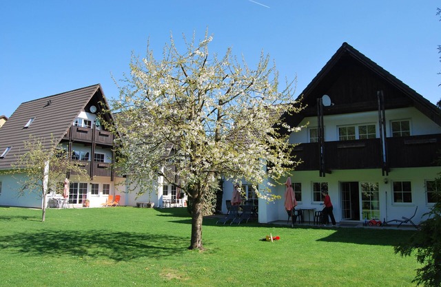 Top apartment in small complex, 2-4 pers. 65sqm, balcony, 2 bedrooms. W-lan