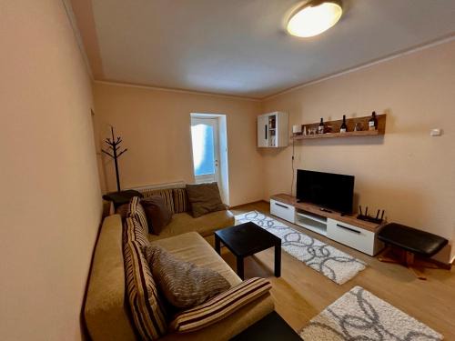 Top Apartment