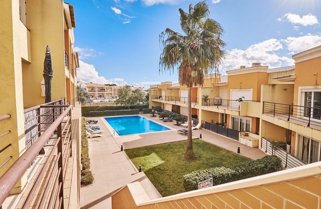 Top apartment Sol de Verão with pool