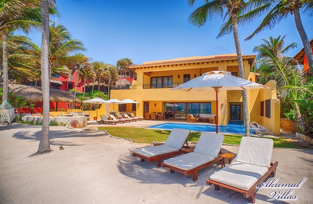 Top Class Luxury Beachfront Villa in Akumal With Chef Services.