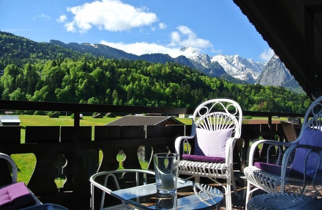 Top floor apartment in a prime location with a magnificent view