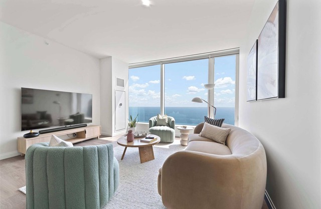 Top-Floor 2BRs: Unrivaled Views, Resort Living