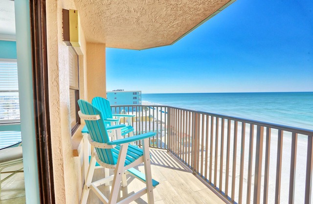 ☀Top Floor🏖️Beachfront🌴 Emerald Isle 601🐬Heated Pool🌊Directly on the Sand