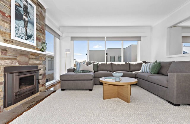 Top Floor Beach Retreat Apartment