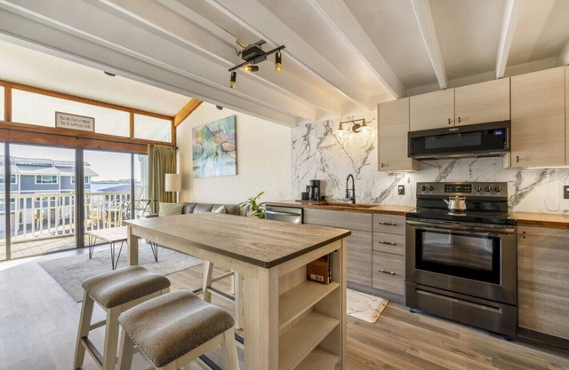 Top floor condo with sunset Gulf views
