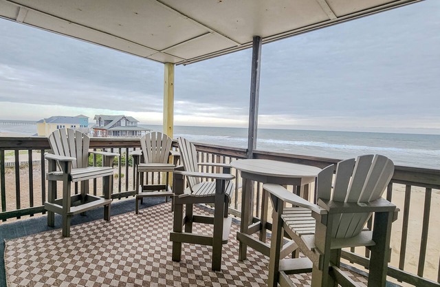 Top-floor, oceanfront condo with stunning balcony views, pool, deck, central AC