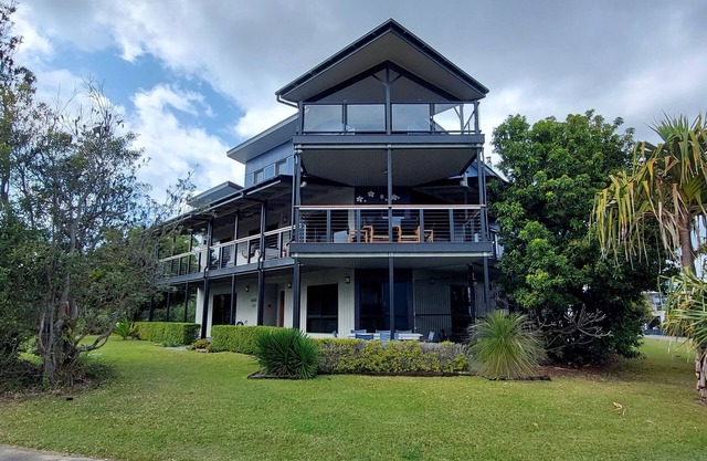 TOP OF THE BAY TANGALOOMA with 180 degree VIEW OF MORETON BAY