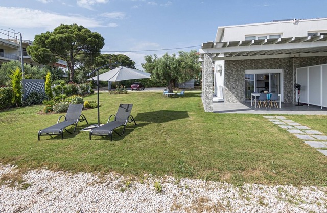 Topos Maisonette Left by Travel Pro Services