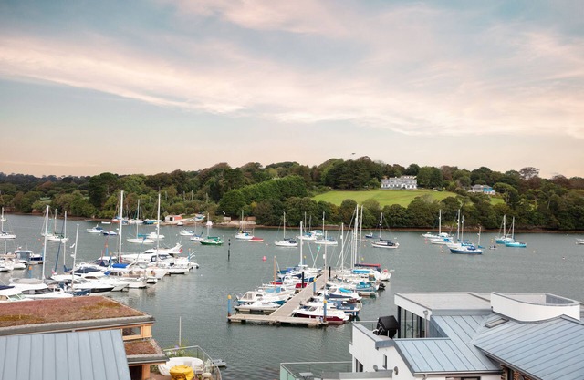 Topsail Apartment - Falmouth Marina