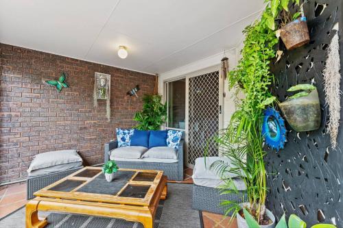 'Torquay Terrace' Coastal Charm and Laidback Living