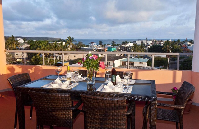 Torre Mar Galapagos Ocean View 8 bedroom Property