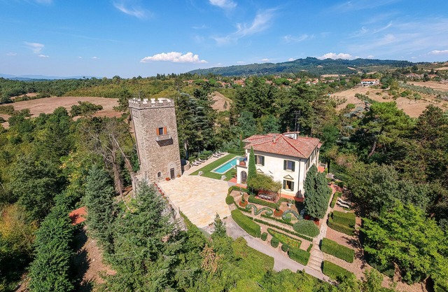 Torre San Pietro - Beautiful Tuscan Villa and Medieval Tower with Private Pool