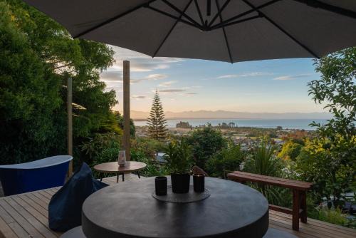 Tosswill Road - Bay Vista