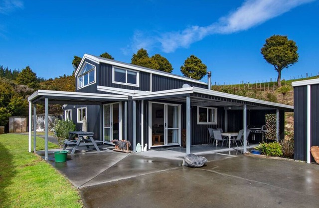 Totara Ridge - Ruakaka Holiday Home
