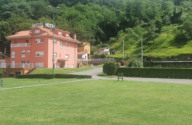 Tourist Apartment 2, 10 minutes from Oviedo
