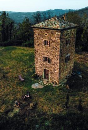 Tower house Gombola