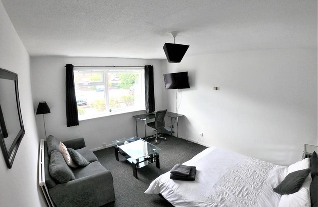 Town Centre Studio Flat!