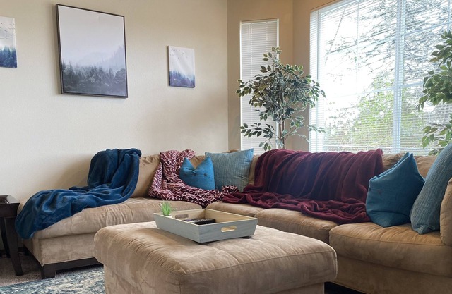 Townhome by the Bay Close to Hoodsport, Olympia and Puget Sound!