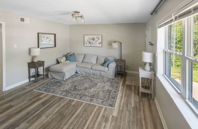 Townhomes Near the Bay - #8