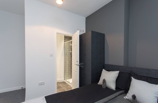 Townhouse @ 101 Catherine Street Crewe - Double Ensuite