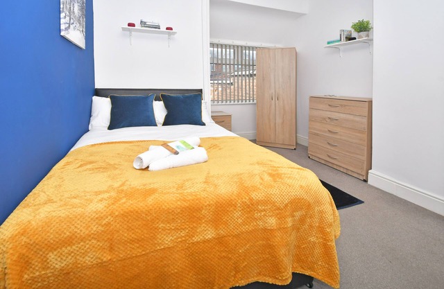 Townhouse @ 115 Walthall Street - Double Ensuite