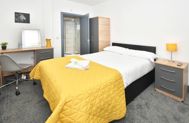 Townhouse @ Bedford St- Superior Double with TV